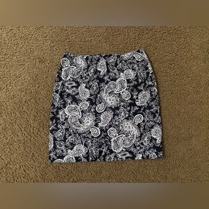 Lauren Ralph black and white paisley mini skirt size 4(P)